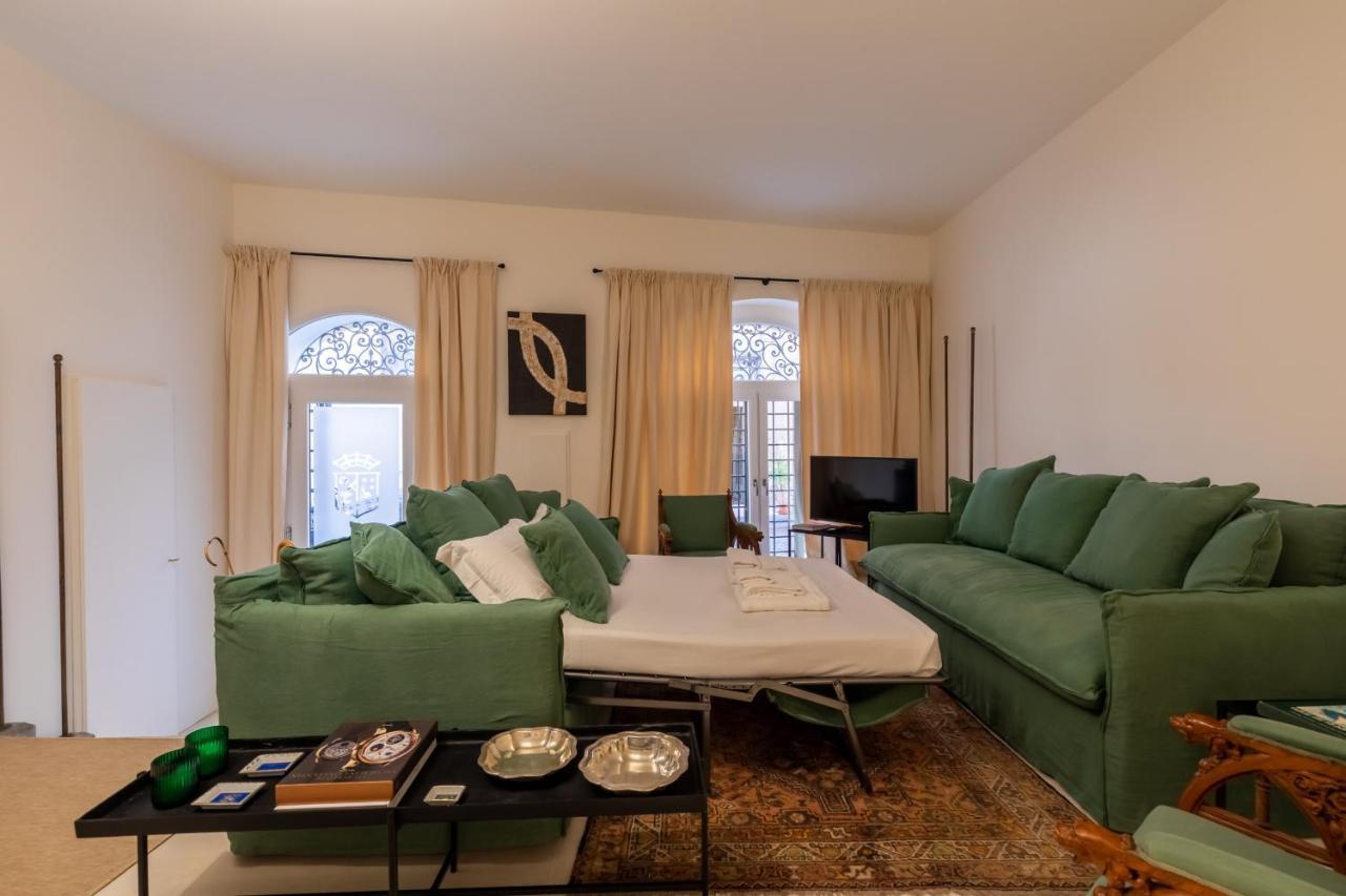 Via Giulia Charming Atelier Apartment