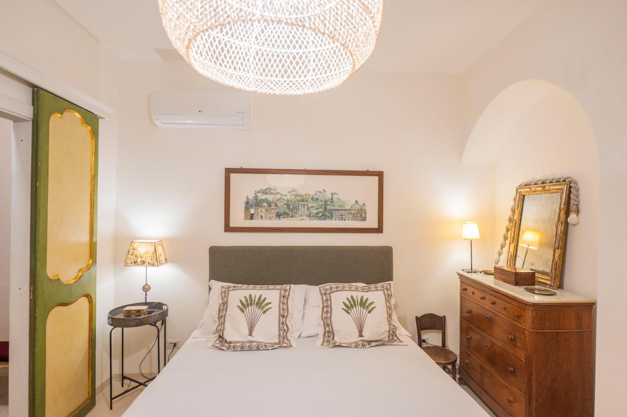 Via Giulia Charming Atelier Apartment Rome